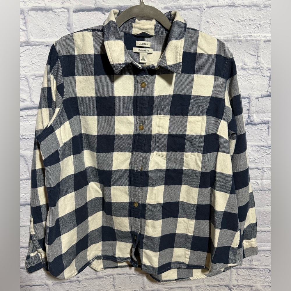 L.L. Bean Cream and Navy Plaid Flannel Shirt, Size 1X - Picture 2 of 5